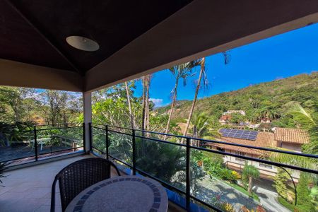 Casa de condomínio à venda com 180m², 4 quartos e 2 vagasSala 1