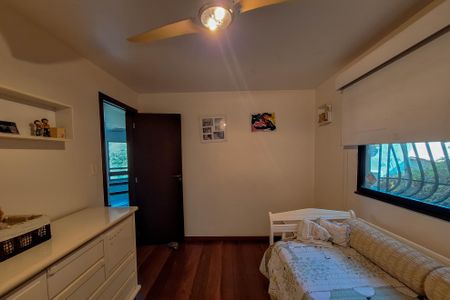 Casa de condomínio à venda com 180m², 4 quartos e 2 vagasQuarto 2