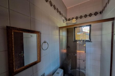 Casa de condomínio à venda com 180m², 4 quartos e 2 vagasBanheiro de serviço