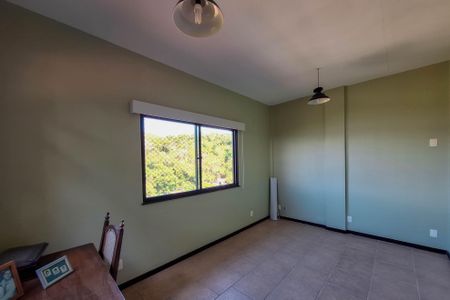 Casa de condomínio à venda com 180m², 4 quartos e 2 vagasSuíte 2