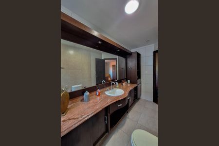 Casa de condomínio à venda com 180m², 4 quartos e 2 vagasBanheiro da Suíte 1