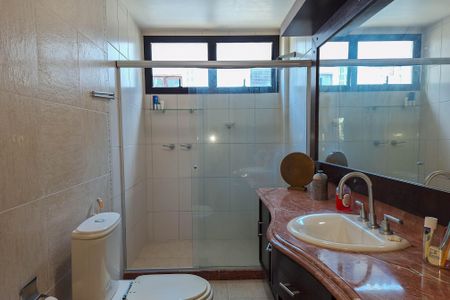 Casa de condomínio à venda com 180m², 4 quartos e 2 vagasBanheiro da Suíte 1