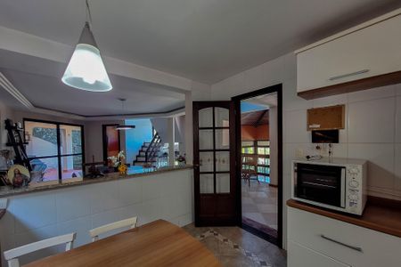 Casa de condomínio à venda com 180m², 4 quartos e 2 vagasCozinha