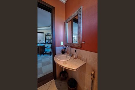 Casa de condomínio à venda com 180m², 4 quartos e 2 vagasLavabo