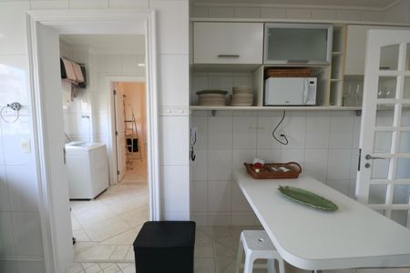 Apartamento para alugar com 183m², 4 quartos e 2 vagasCozinha