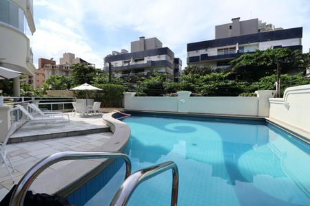 Apartamento para alugar com 183m², 4 quartos e 2 vagasÁrea comum - Piscina