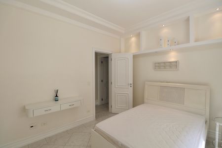 Apartamento para alugar com 183m², 4 quartos e 2 vagasQuarto Suíte 2