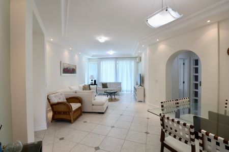 Apartamento para alugar com 183m², 4 quartos e 2 vagasSala