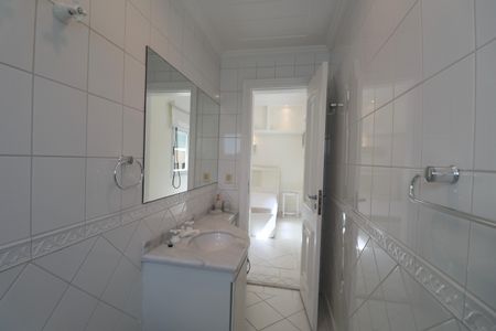 Apartamento para alugar com 183m², 4 quartos e 2 vagasBanheiro Suíte 2