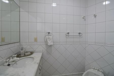 Apartamento para alugar com 183m², 4 quartos e 2 vagasBanheiro Suíte 1