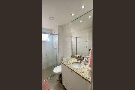 Apartamento para alugar com 70m², 2 quartos e 2 vagasBanheiro da Suíte