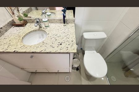 Apartamento para alugar com 70m², 2 quartos e 2 vagasBanheiro