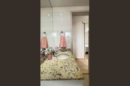 Apartamento para alugar com 70m², 2 quartos e 2 vagasBanheiro da Suíte