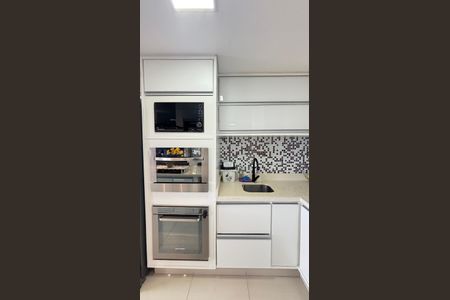 Apartamento para alugar com 70m², 2 quartos e 2 vagasCozinha