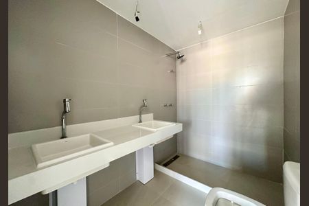 Apartamento à venda com 158m², 3 quartos e 1 vagaBanheiro da Suíte 3