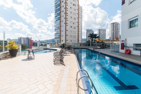 Apartamento para alugar com 134m², 3 quartos e 3 vagas Apartamento para alugar com 134m², 3 quartos e 3 vagasÁrea comum - Piscina