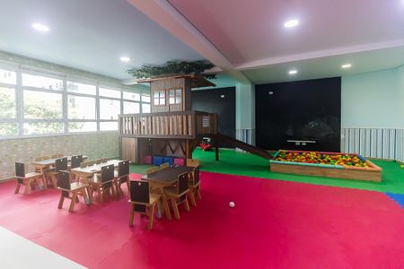 Apartamento para alugar com 134m², 3 quartos e 3 vagas Apartamento para alugar com 134m², 3 quartos e 3 vagasÁrea comum - Brinquedoteca