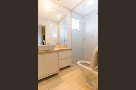 Apartamento para alugar com 134m², 3 quartos e 3 vagas Apartamento para alugar com 134m², 3 quartos e 3 vagasBanheiro da Suíte 2