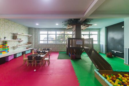 Apartamento para alugar com 134m², 3 quartos e 3 vagas Apartamento para alugar com 134m², 3 quartos e 3 vagasÁrea comum - Brinquedoteca