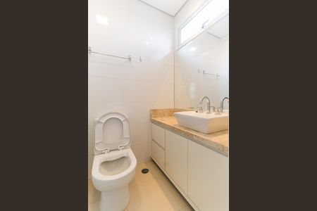 Apartamento para alugar com 134m², 3 quartos e 3 vagas Apartamento para alugar com 134m², 3 quartos e 3 vagasBanheiro da Suíte 3