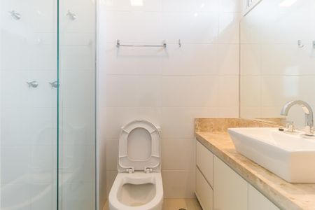 Apartamento para alugar com 134m², 3 quartos e 3 vagas Apartamento para alugar com 134m², 3 quartos e 3 vagasBanheiro da Suíte 3