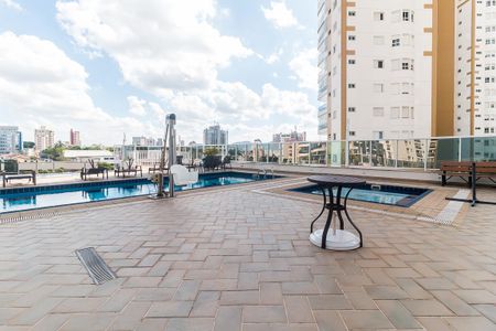 Apartamento para alugar com 134m², 3 quartos e 3 vagas Apartamento para alugar com 134m², 3 quartos e 3 vagasÁrea comum - Piscina