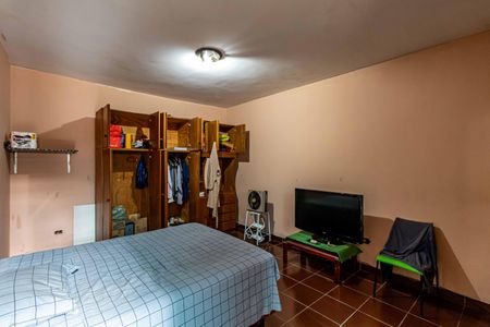 Casa à venda com 320m², 2 quartos e 2 vagasSuite