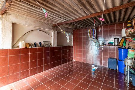 Casa à venda com 320m², 2 quartos e 2 vagasÁrea de serviço