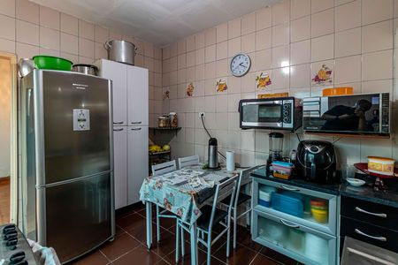 Casa à venda com 320m², 2 quartos e 2 vagasCozinha