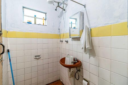 Casa à venda com 320m², 2 quartos e 2 vagasBanheiro social
