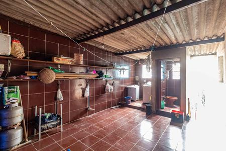 Casa à venda com 320m², 2 quartos e 2 vagasÁrea de serviço