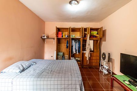 Casa à venda com 320m², 2 quartos e 2 vagasSuite