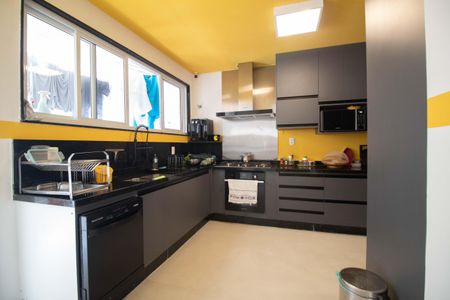 Apartamento à venda com 231m², 4 quartos e 3 vagasCozinha