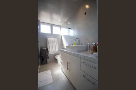 Apartamento à venda com 231m², 4 quartos e 3 vagasBanheiro Suíte 2