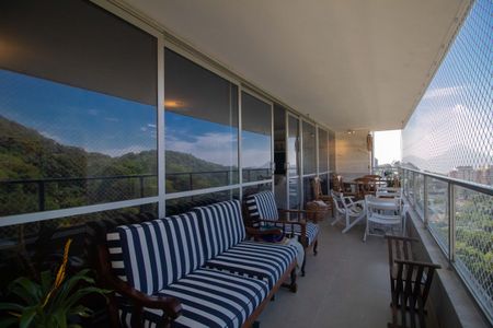 Apartamento à venda com 231m², 4 quartos e 3 vagasVaranda da Sala