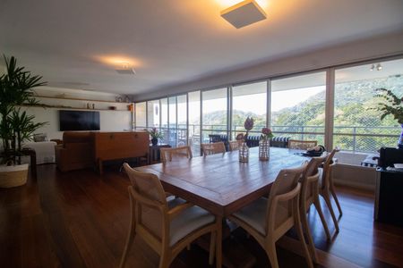 Apartamento à venda com 231m², 4 quartos e 3 vagasSala