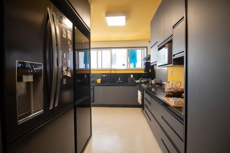 Apartamento à venda com 231m², 4 quartos e 3 vagasCozinha