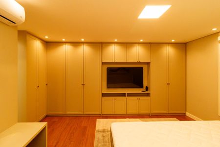 Casa à venda com 780m², 5 quartos e 7 vagasSuíte 4