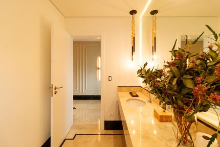 Casa à venda com 780m², 5 quartos e 7 vagasLavabo