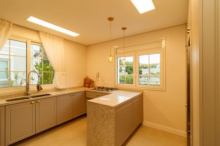 Casa à venda com 780m², 5 quartos e 7 vagasCozinha