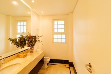 Casa à venda com 780m², 5 quartos e 7 vagasLavabo