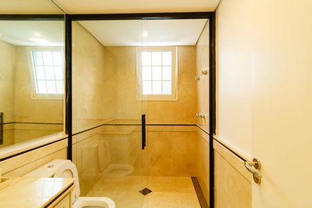 Casa à venda com 780m², 5 quartos e 7 vagasBanheiro da Suíte 2