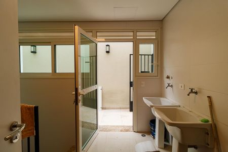 Casa à venda com 780m², 5 quartos e 7 vagasÁrea de Serviço