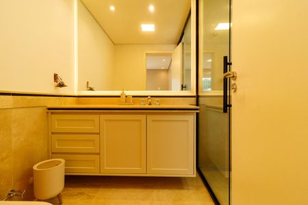 Casa à venda com 780m², 5 quartos e 7 vagasBanheiro da suíte 3