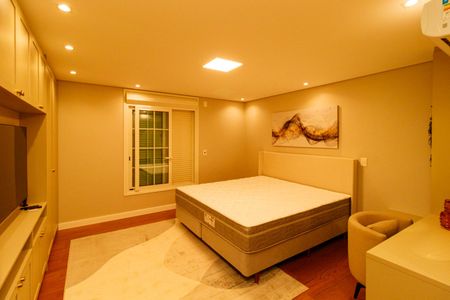 Casa à venda com 780m², 5 quartos e 7 vagasSuíte 4