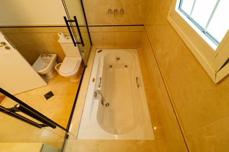 Casa à venda com 780m², 5 quartos e 7 vagasBanheiro da Suíte