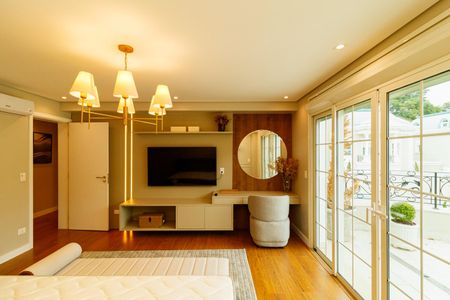 Casa à venda com 780m², 5 quartos e 7 vagasSuíte