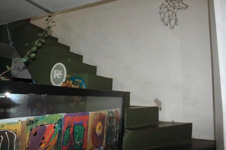 Casa para alugar com 98m², 2 quartos e sem vagaEscada