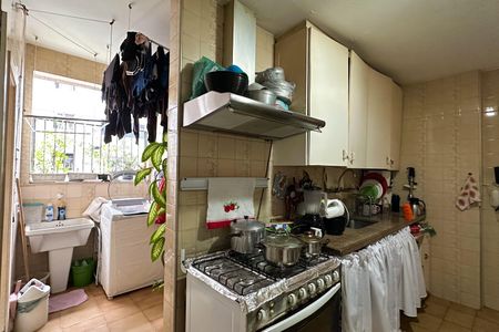 Apartamento à venda com 110m², 3 quartos e 2 vagas Apartamento à venda com 110m², 3 quartos e 2 vagasÁrea de Serviço