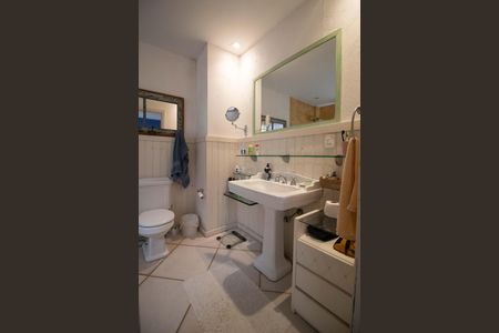 Casa à venda com 250m², 6 quartos e 2 vagas Casa à venda com 250m², 6 quartos e 2 vagasBanheiro da Suíte 2